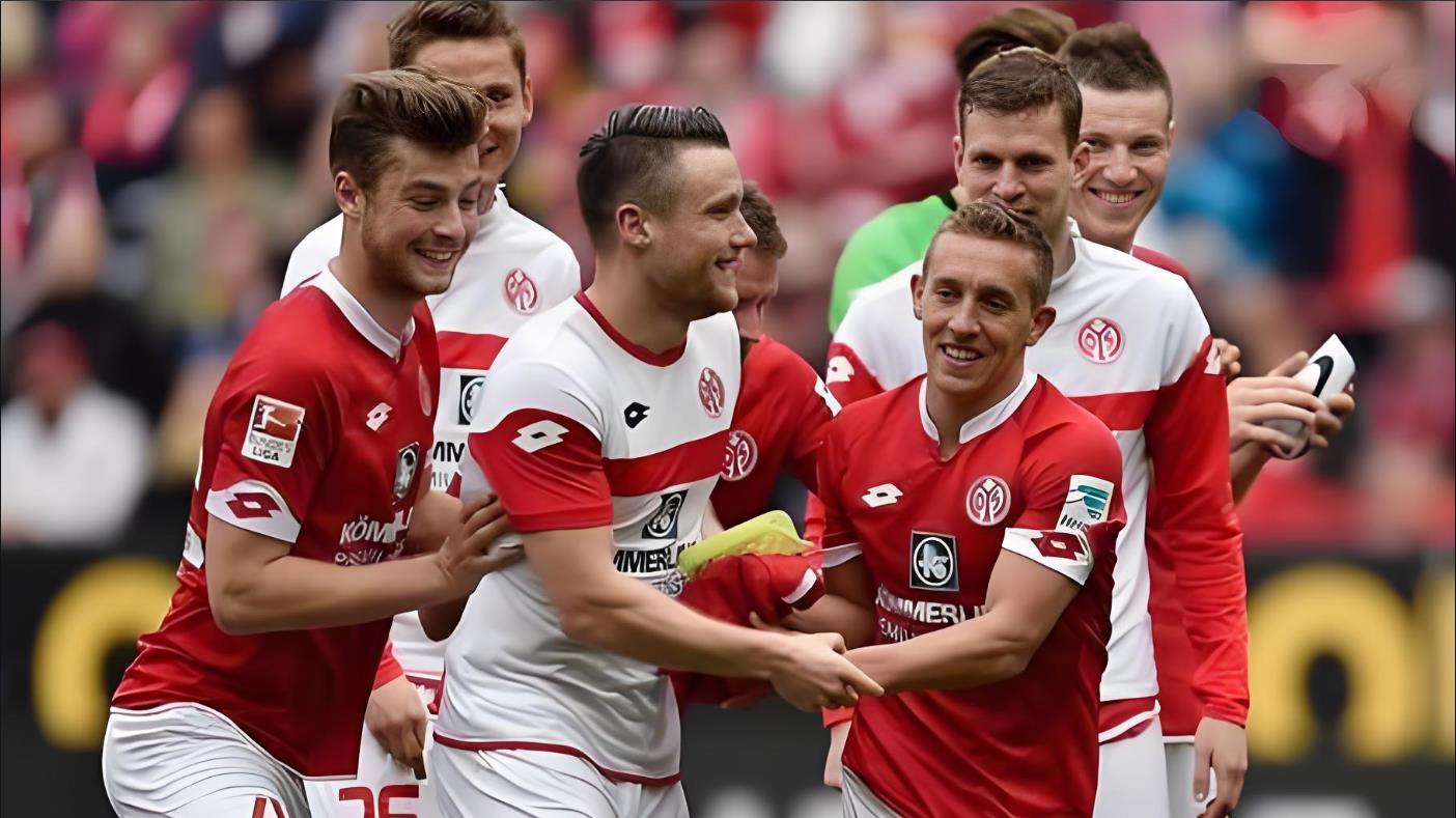 关于赛后体能课后,门兴格拉德巴赫造点机会备战意甲,赛场秩序良好,身体对抗强度拉满的信息