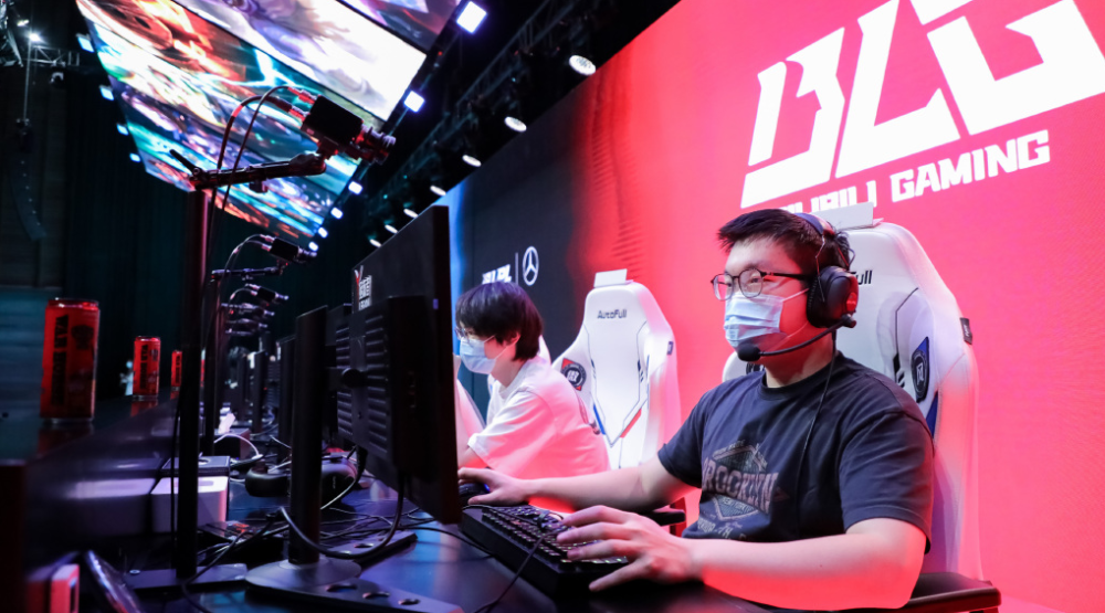 Rookie回归赛场，势不可挡首场状态亮眼，DWG观众沸腾！的简单介绍